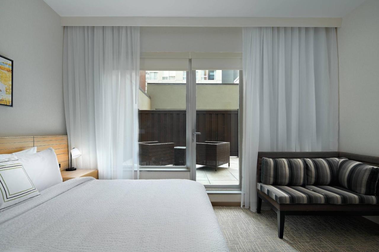 Towneplace Suites By Marriott New York Manhattan/Times Square Bagian luar foto